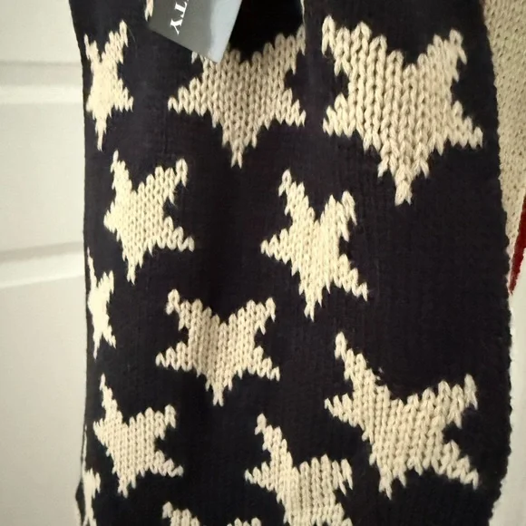 American Flag Scarf - NEVER WORN - Picture 4 of 5